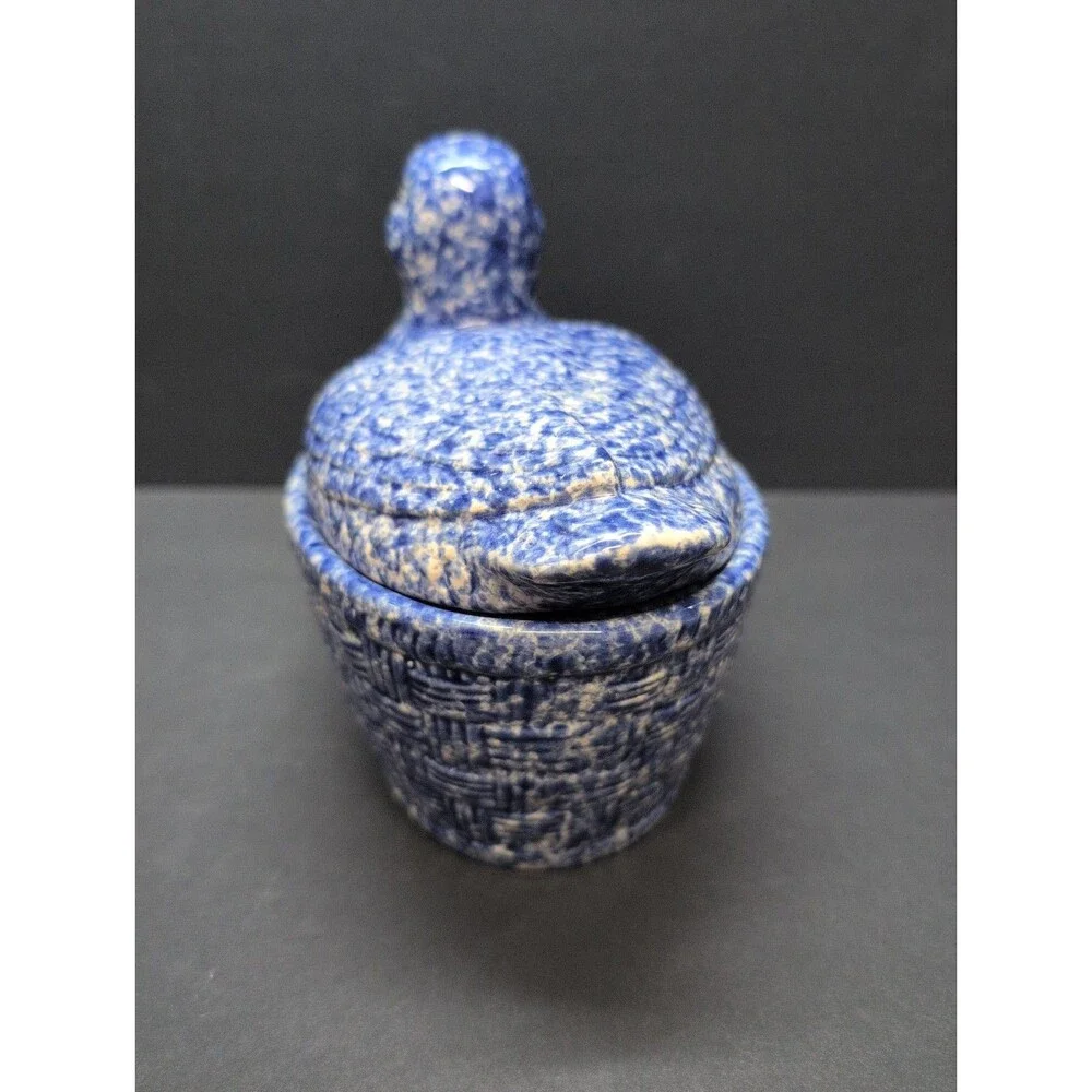 Spongeware Blue Ceramic Nesting Duck on Basket 2 quart Casserole Dish